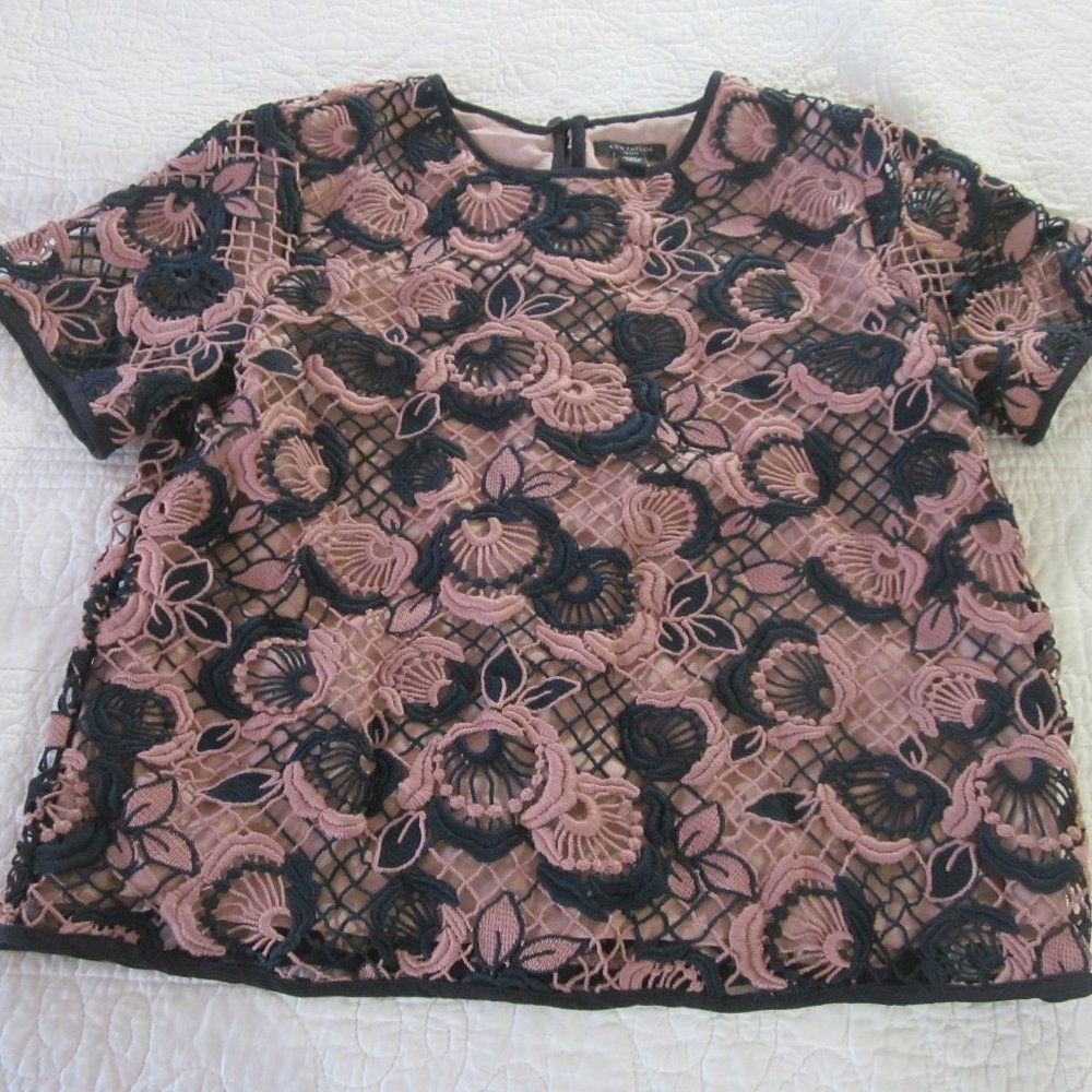 Ann Taylor Top 00P Embroidered Floral Crop Navy Blue/Pink